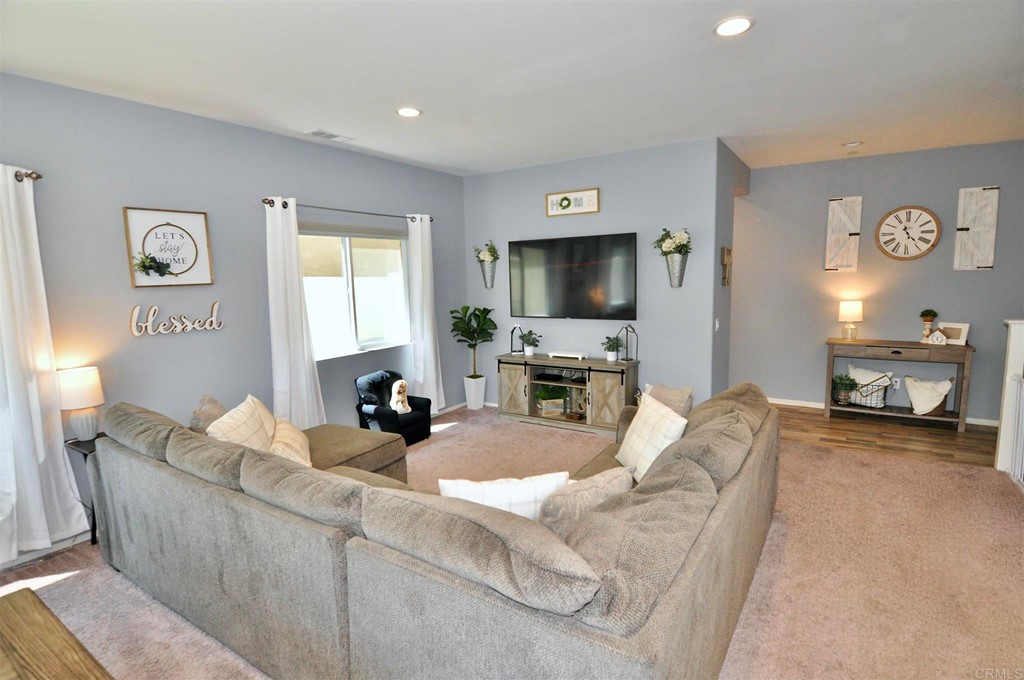 271 Dun Blazer Way Fallbrook, CA 92028 - Photo 6 of 34