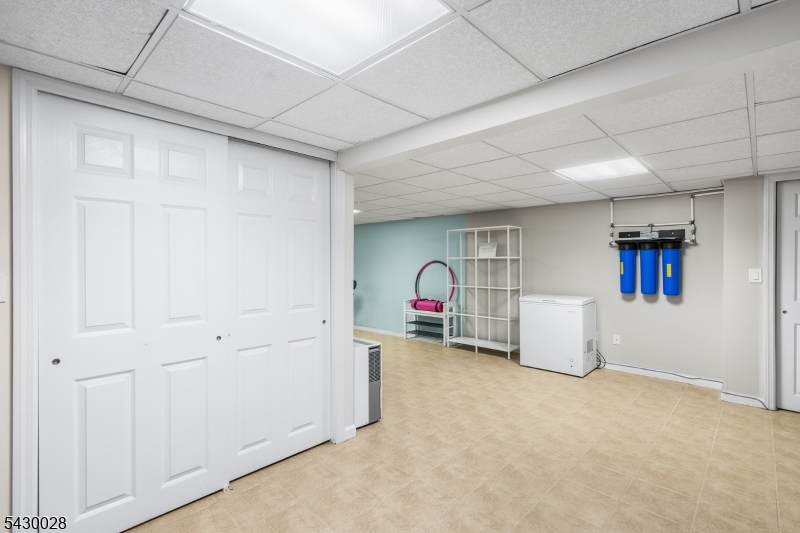 124 Crain Road Paramus, NJ 07652 - Photo 36 of 48