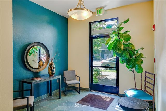 $462,500 | 3121 West Government Way, Unit 301, Seattle, WA 98199