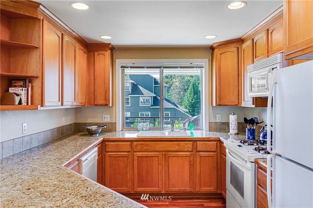 $462,500 | 3121 West Government Way, Unit 301, Seattle, WA 98199