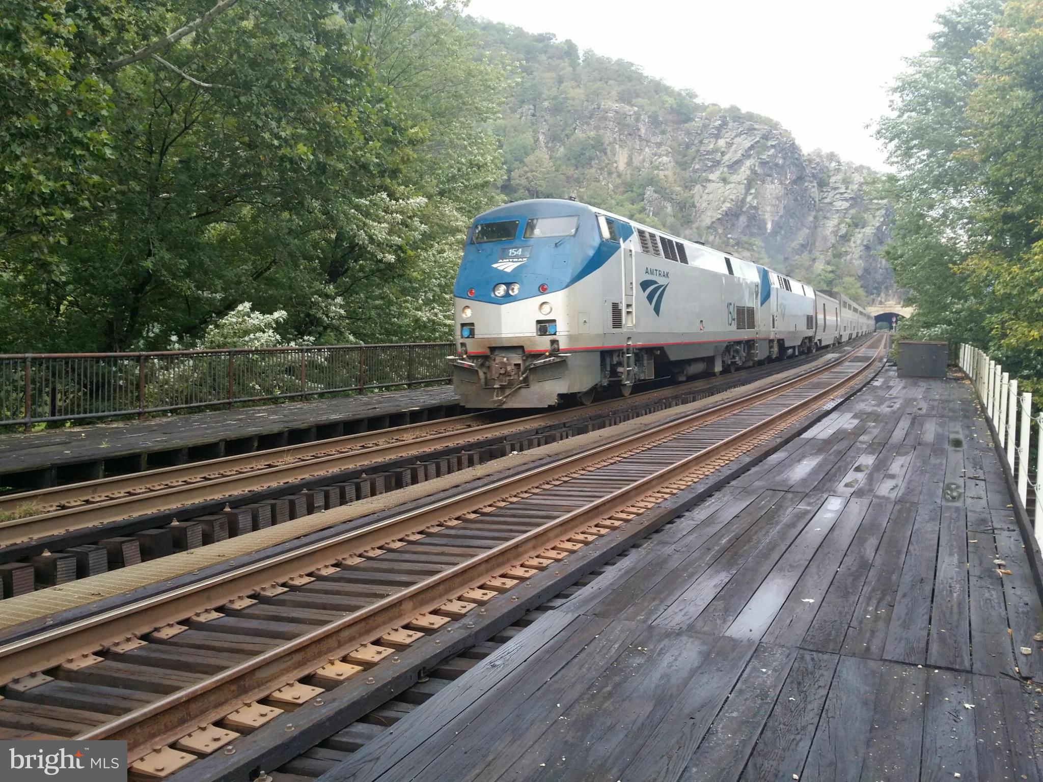 11279 Russell Road Purcellville, VA 20132 - Photo 3 of 30 MARC COMMUTER TRAIN TO DC 10 MINUTES AWAY-
