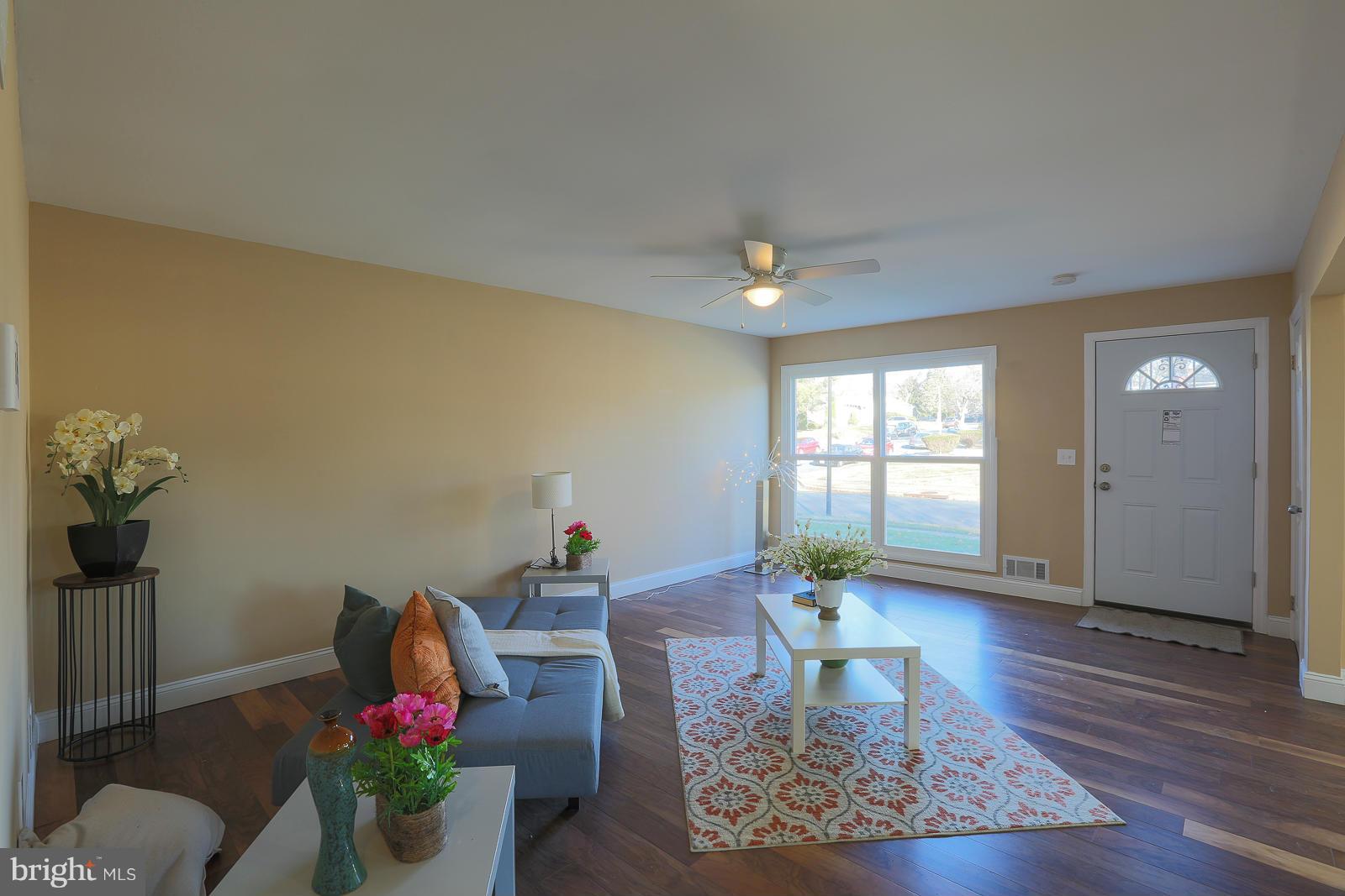 9011 Hamor Road Randallstown, MD 21133 - Photo 4 of 21 Living Room