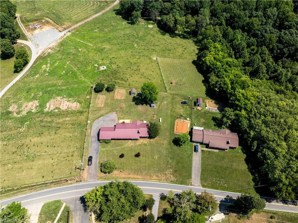5800 Bethel Road Jonesville, NC 28642 - Photo 6 of 36