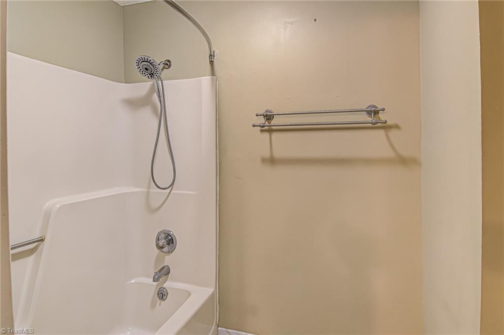 5800 Oakside Road Winston-Salem, NC 27104 - Photo 25 of 33 Gallery Image 25