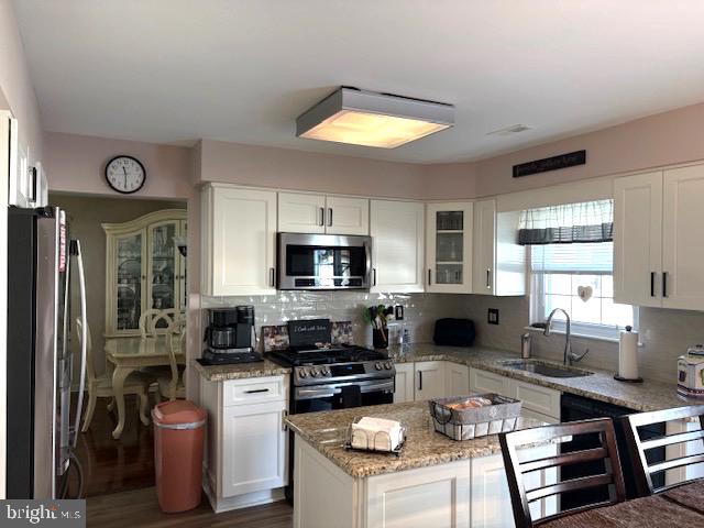 28 Trapper Road Sewell, NJ 08080 - Photo 14 of 59 Remodeled kitchen w/granite counter tops