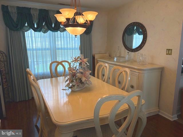 28 Trapper Road Sewell, NJ 08080 - Photo 21 of 59 Large diner gatherings