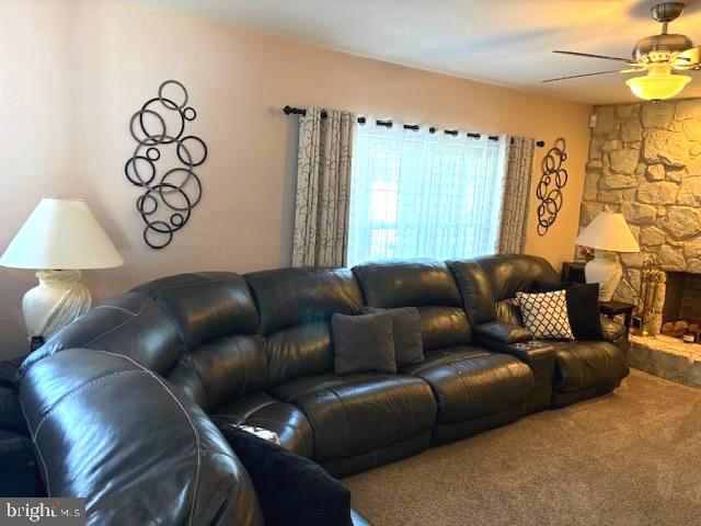 28 Trapper Road Sewell, NJ 08080 - Photo 24 of 59 Family room with rear window