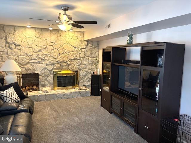 28 Trapper Road Sewell, NJ 08080 - Photo 25 of 59 Family room very spacious, carpet