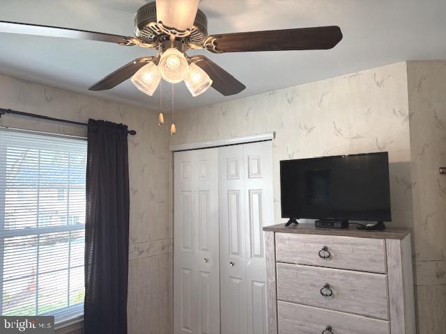 28 Trapper Road Sewell, NJ 08080 - Photo 43 of 59 Rear 3rd bedroom w/ceiling fan/light