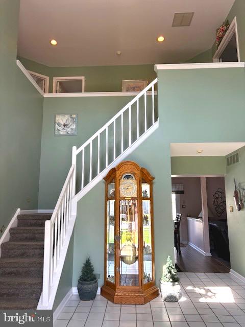 28 Trapper Road Sewell, NJ 08080 - Photo 7 of 59 2 story foyer