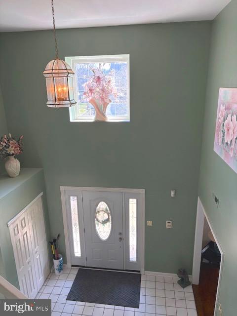 28 Trapper Road Sewell, NJ 08080 - Photo 8 of 59 2 Story Foyer w/paldin window