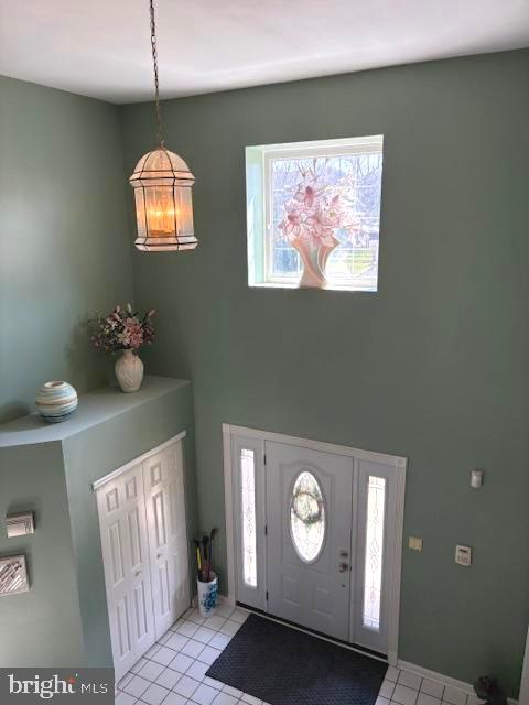 28 Trapper Road Sewell, NJ 08080 - Photo 10 of 59 2 Story Foyer w/paladin window