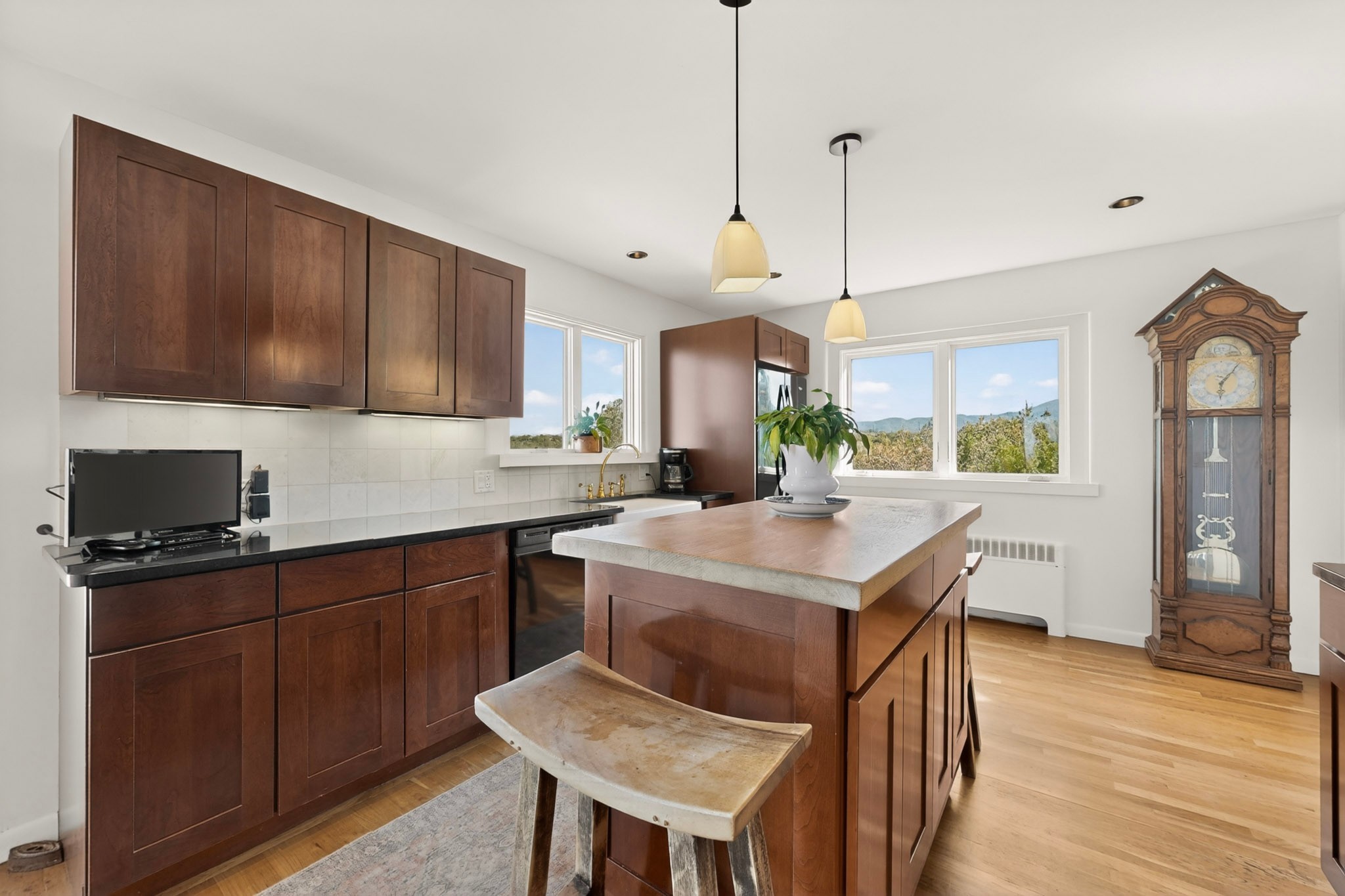 1064 Bishops Lodge Road Santa Fe, NM 87501 - Photo 14 of 40