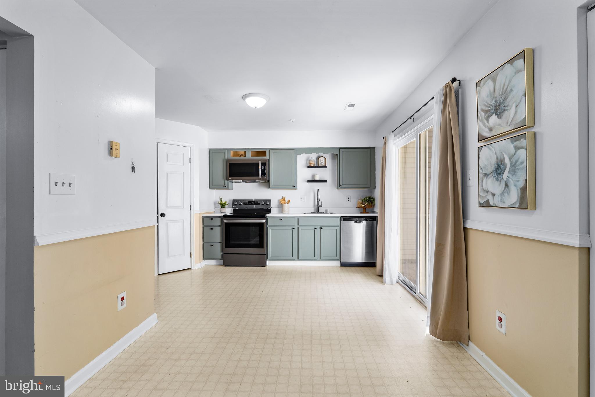 81 Starboard Court Perryville, MD 21903 - Photo 6 of 27 UPDATED KITCHEN