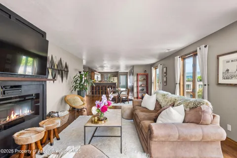 $889,000 | 1472 Main Street, Carbondale, CO 81623