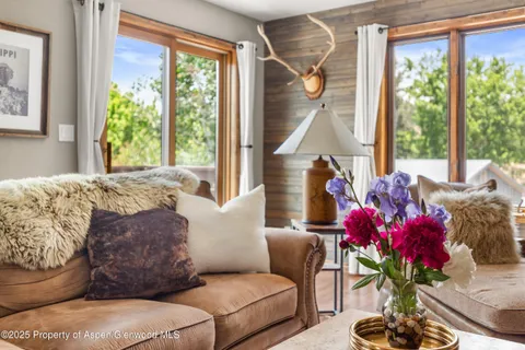 $889,000 | 1472 Main Street, Carbondale, CO 81623