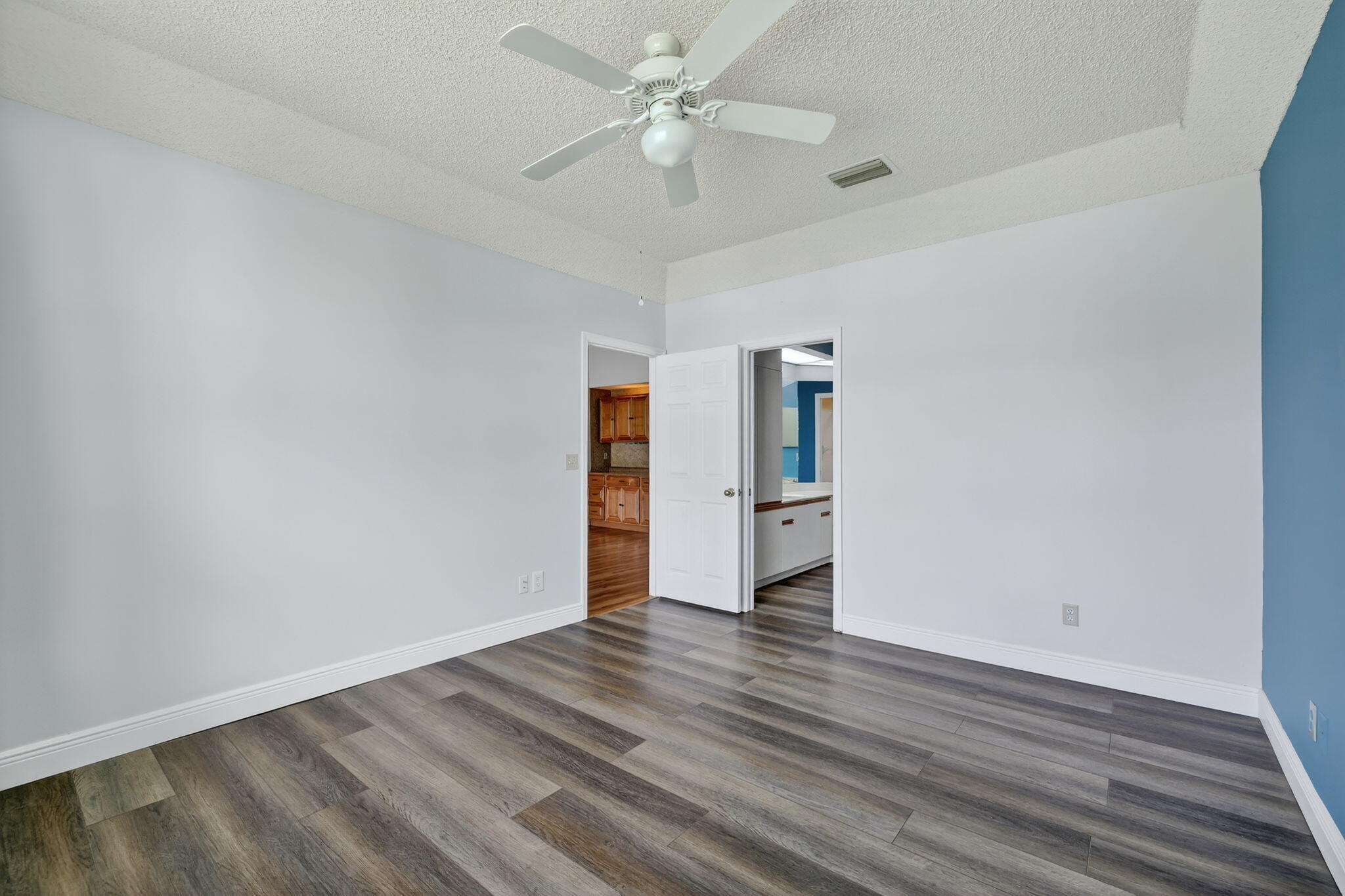 6101 Southeast Landing Way, Unit 11 Stuart, FL 34997 - Photo 18 of 55 16-web-or-mls-013_3A5A8093