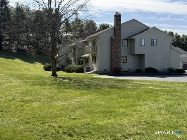 $269,900 | 1004 Summer Hill Drive, Unit 1004, South Windsor, CT 06074