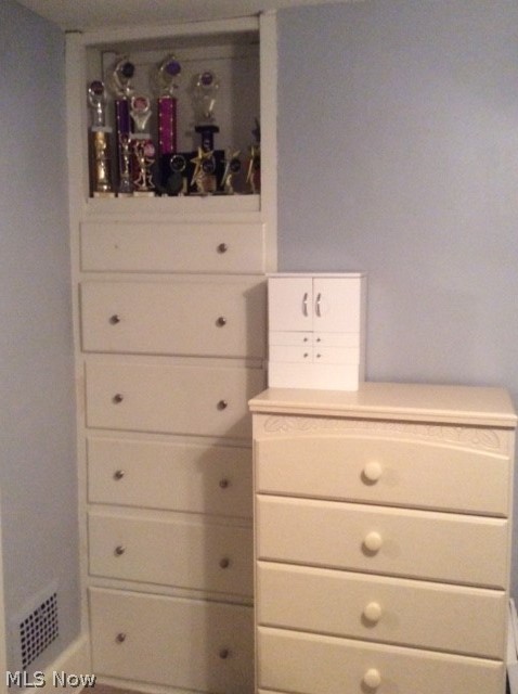 1379 Stevenson Road Masury, OH 44438 - Photo 15 of 28 Bedroom Built Ins