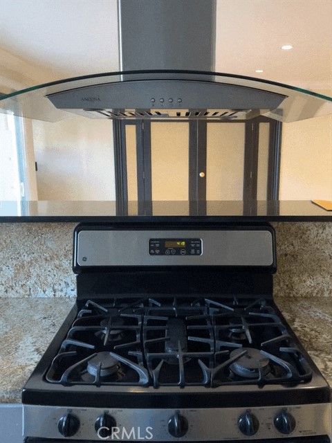 11370 Sunset Boulevard, Unit B Los Angeles, CA 90049 - Photo 6 of 27 a close view of a stove top oven