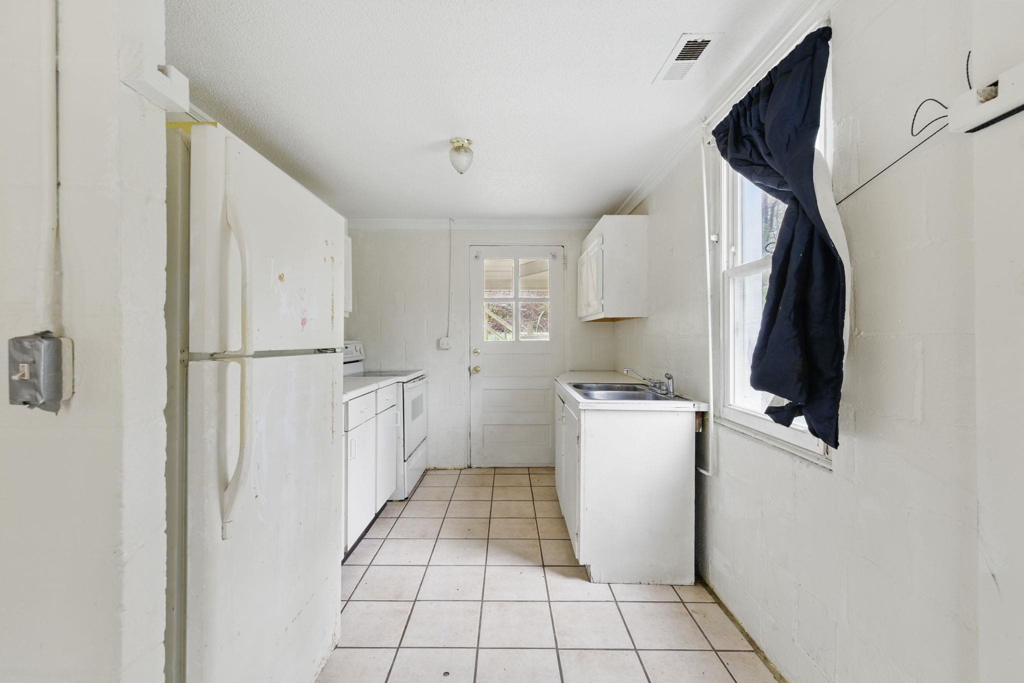 130 Streamside Drive Chesnee, SC 29323 - Photo 2 of 15