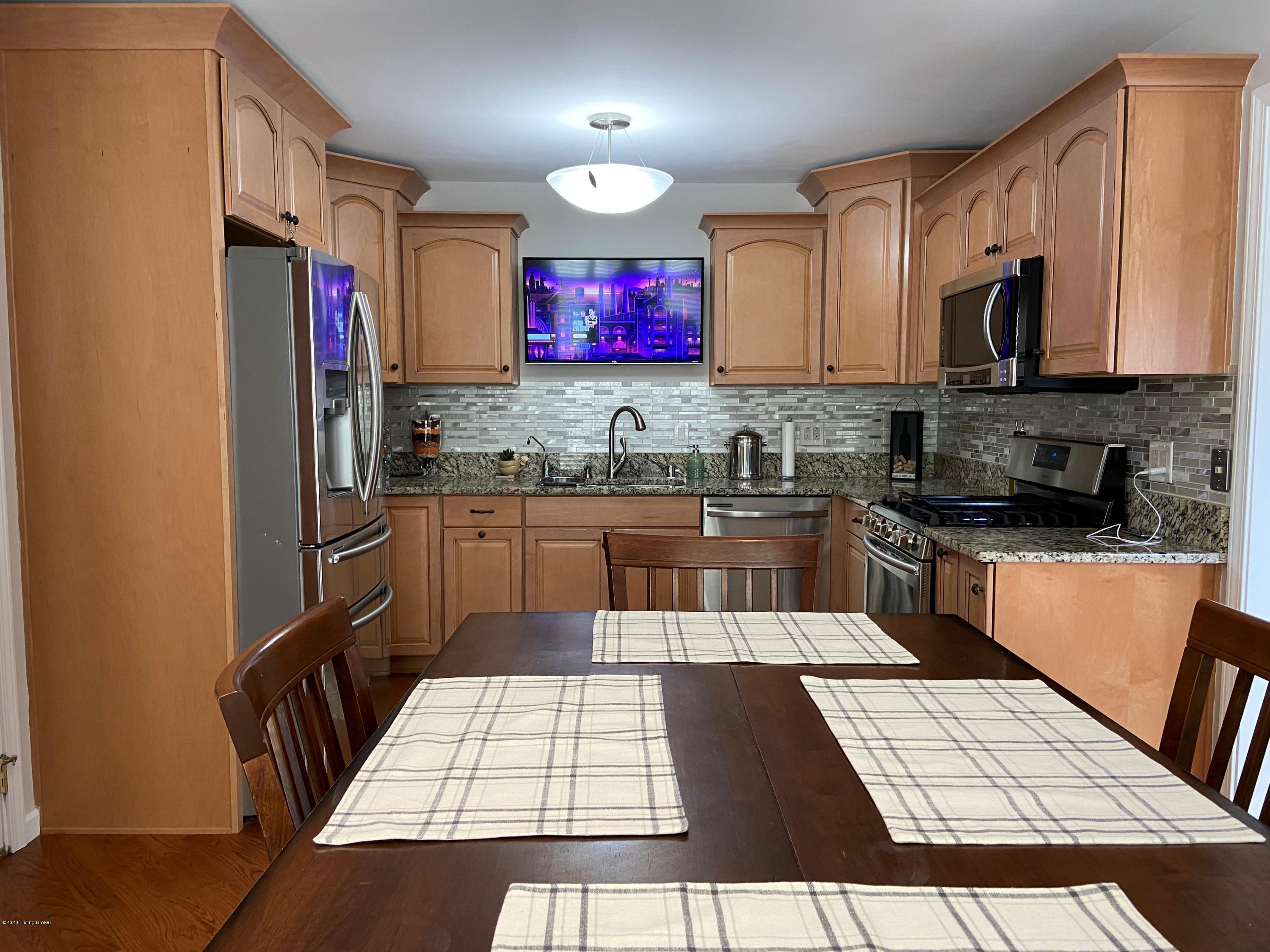 207 Rolling Ridge Way Simpsonville, KY 40067 - Photo 9 of 67 Kitchen