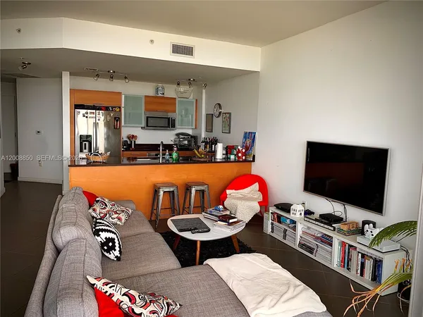 $5,000 | 3301 Northeast 1st Avenue, Unit H0909, Miami, FL 33137