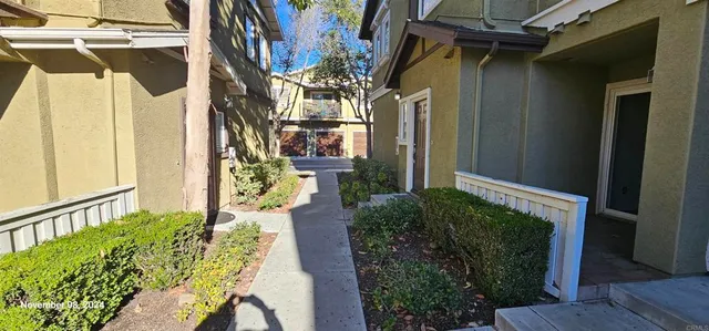 $3,200 | 2046 Azure Cove, Unit 7, Chula Vista, CA 91915