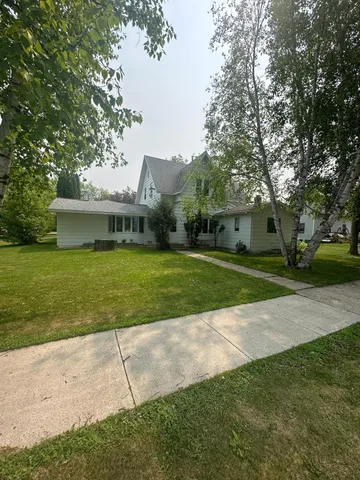 $239,000 | 406 Roberts Avenue Northeast, Warroad, MN 56763