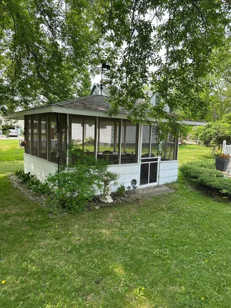 $239,000 | 406 Roberts Avenue Northeast, Warroad, MN 56763