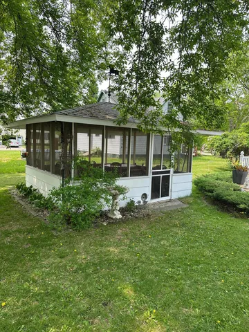 $239,000 | 406 Roberts Avenue Northeast, Warroad, MN 56763