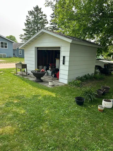 $239,000 | 406 Roberts Avenue Northeast, Warroad, MN 56763