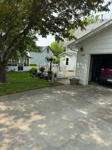 $239,000 | 406 Roberts Avenue Northeast, Warroad, MN 56763