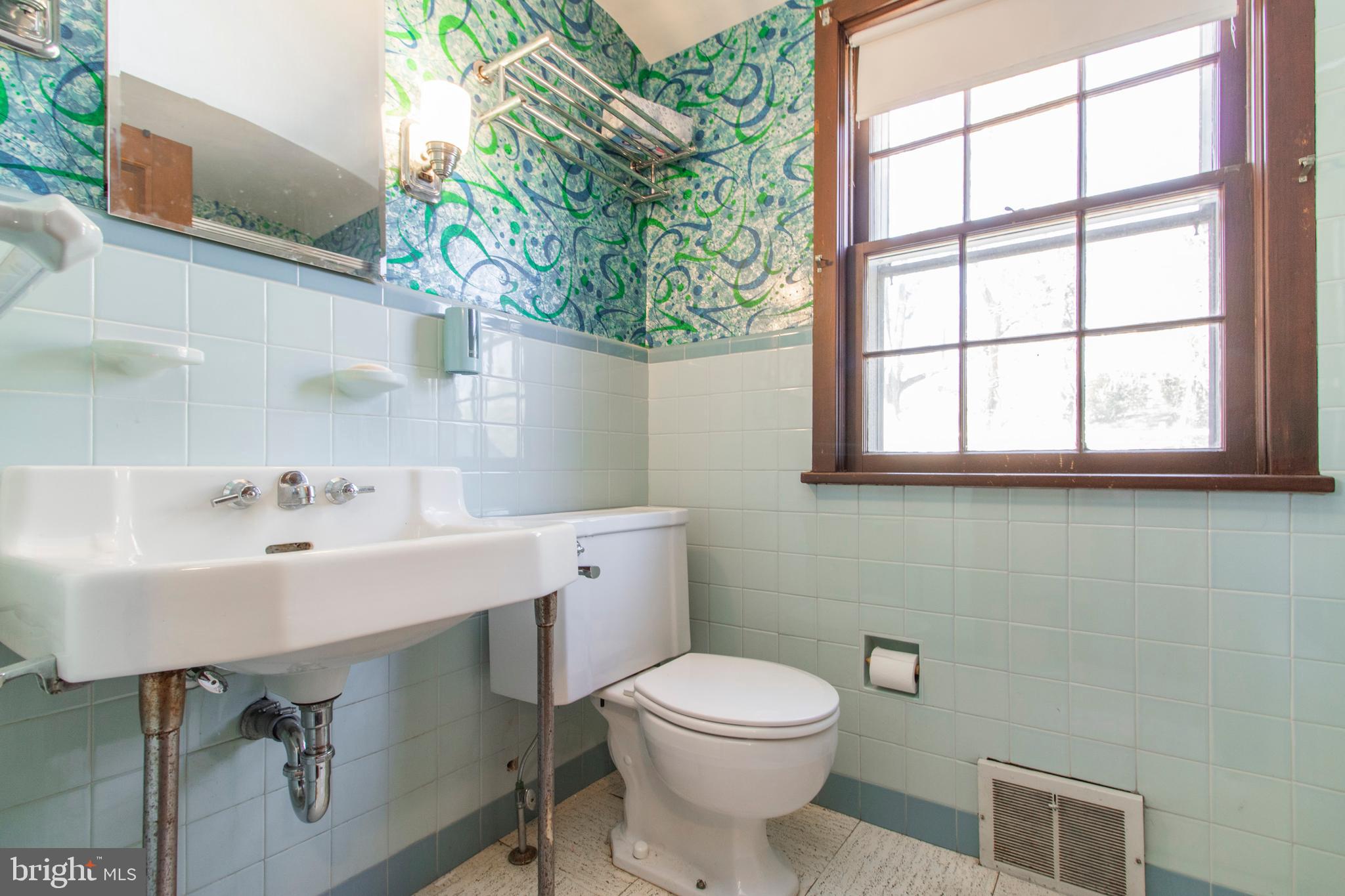 260 North Bent Road Wyncote, PA 19095 - Photo 36 of 56 Bathroom 2
