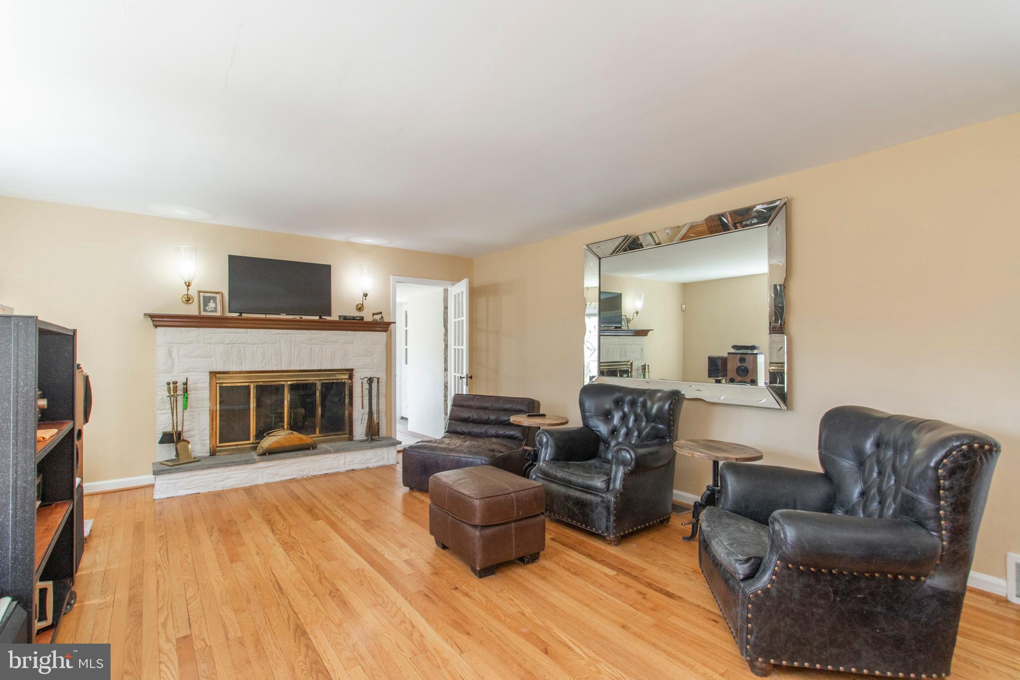 260 North Bent Road Wyncote, PA 19095 - Photo 7 of 56 Spacious Living Room
