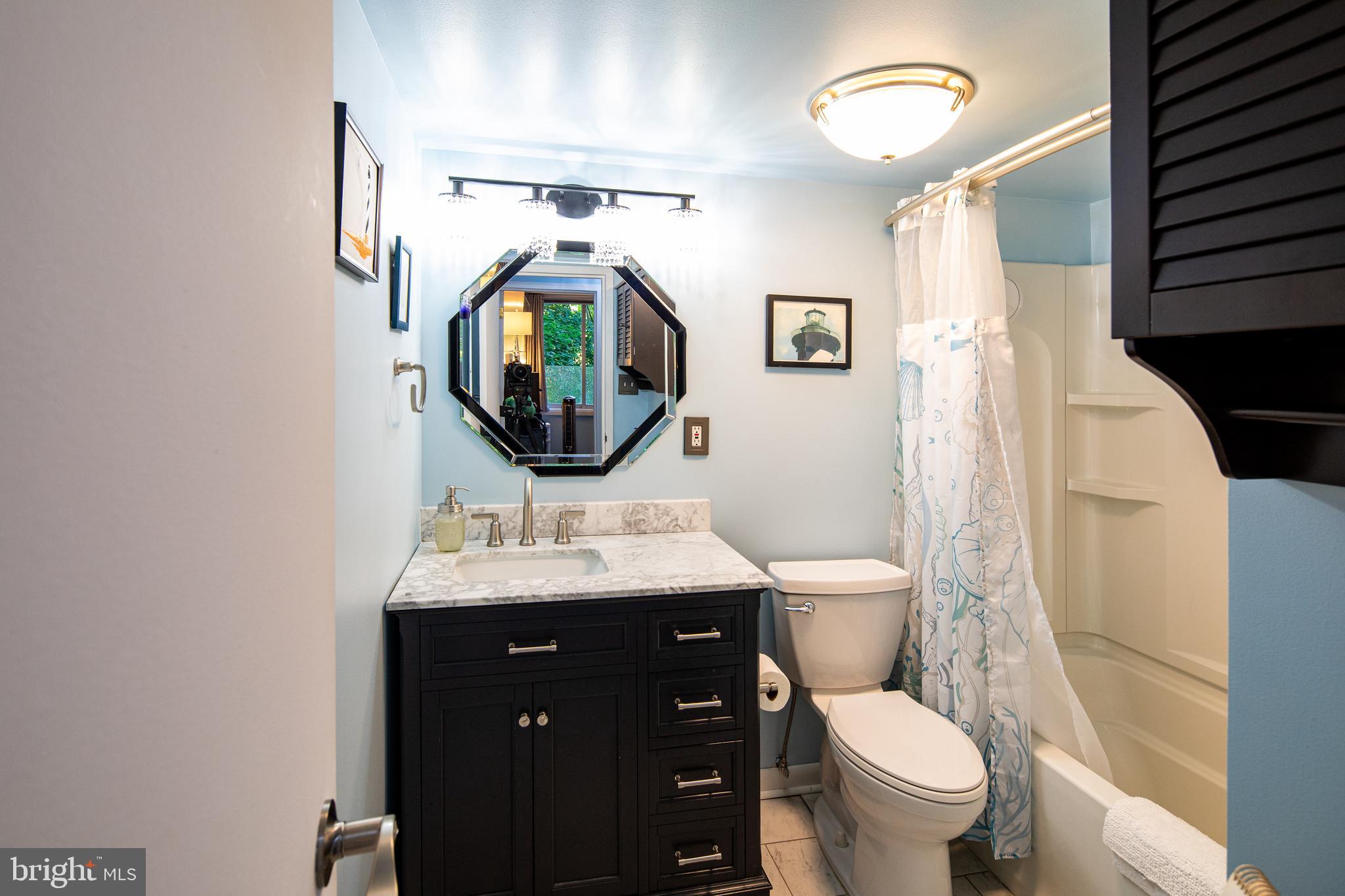 2302 Riddle Avenue, Unit 2 Wilmington, DE 19806 - Photo 22 of 30 Bathroom 2