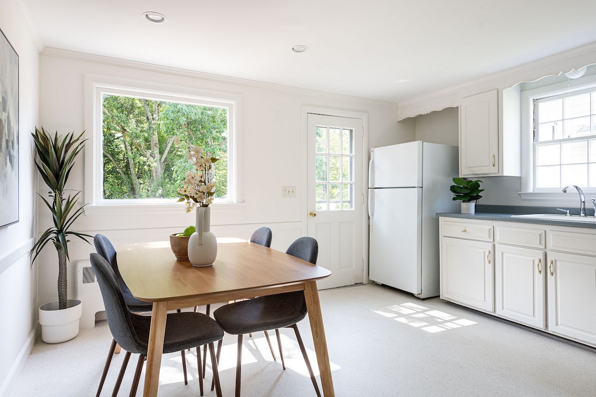 28 Middle Street Lexington, MA 02421 - Photo 8 of 24 Gallery Image 8