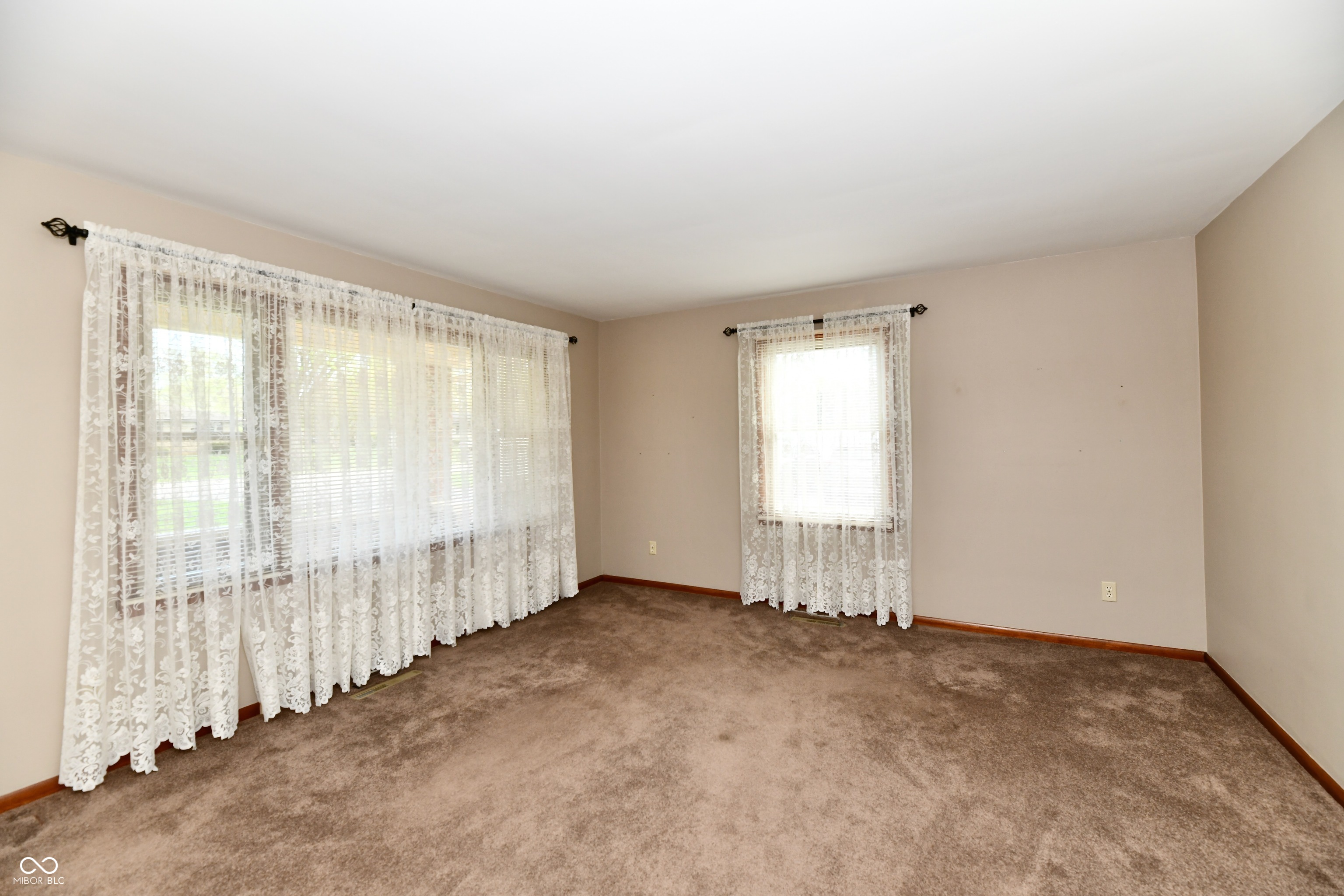 3955 Fairview Road Greenwood, IN 46142 - Photo 6 of 69
