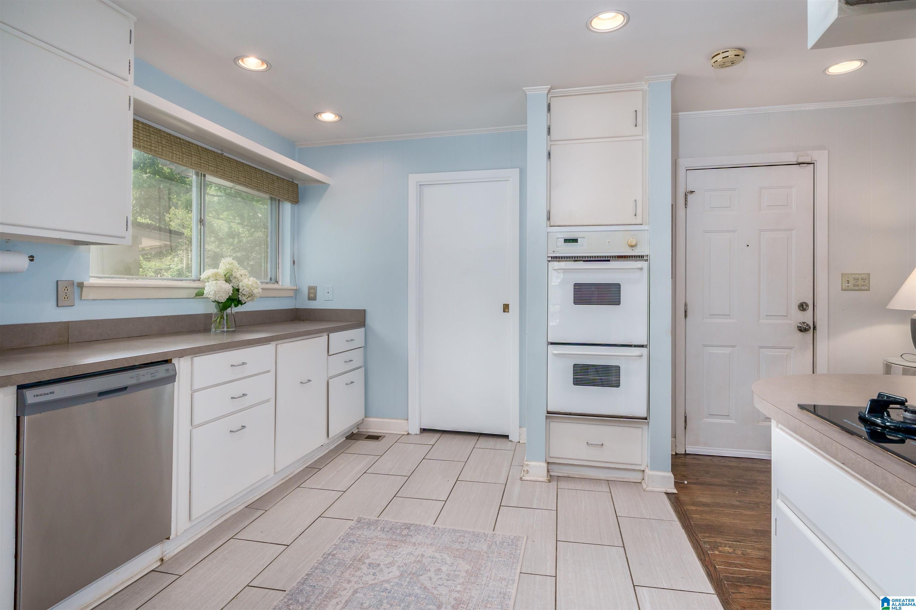 4388 MountainDale Road Birmingham, AL 35213 - Photo 18 of 41