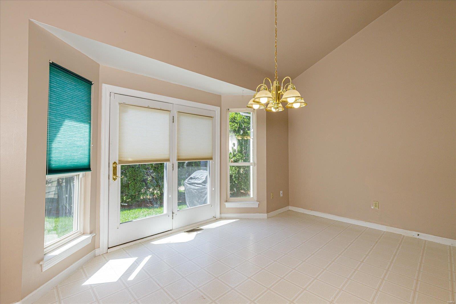 265 Ashdown Forest, Unit 14 Weldon Spring, MO 63304 - Photo 15 of 69 Gallery Image 15