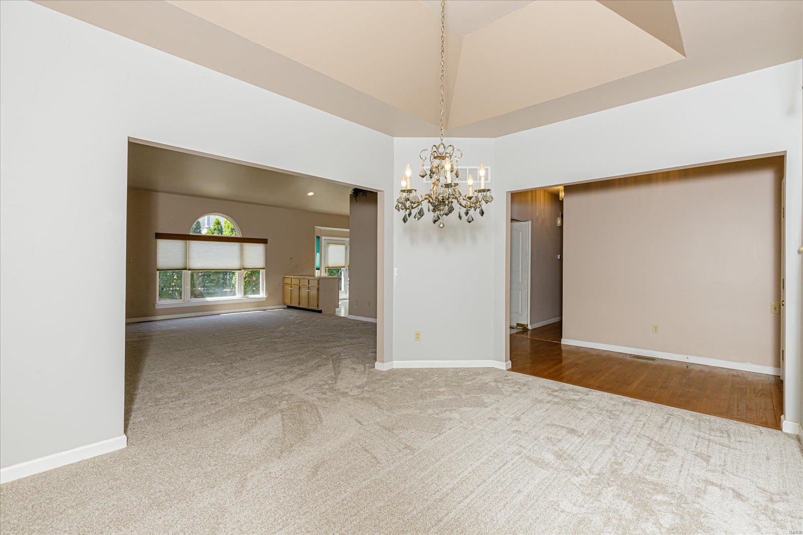 265 Ashdown Forest, Unit 14 Weldon Spring, MO 63304 - Photo 19 of 69 Gallery Image 19