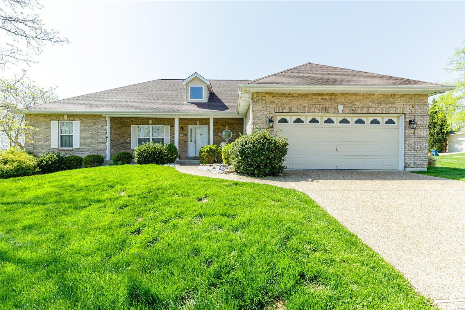 265 Ashdown Forest, Unit 14 Weldon Spring, MO 63304 - Photo 2 of 69 Gallery Image 2