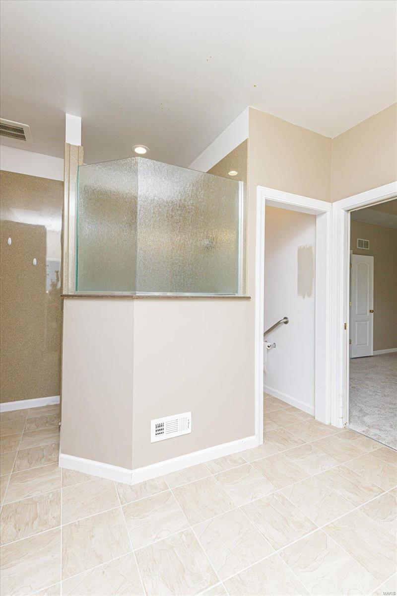 265 Ashdown Forest, Unit 14 Weldon Spring, MO 63304 - Photo 29 of 69 Gallery Image 29