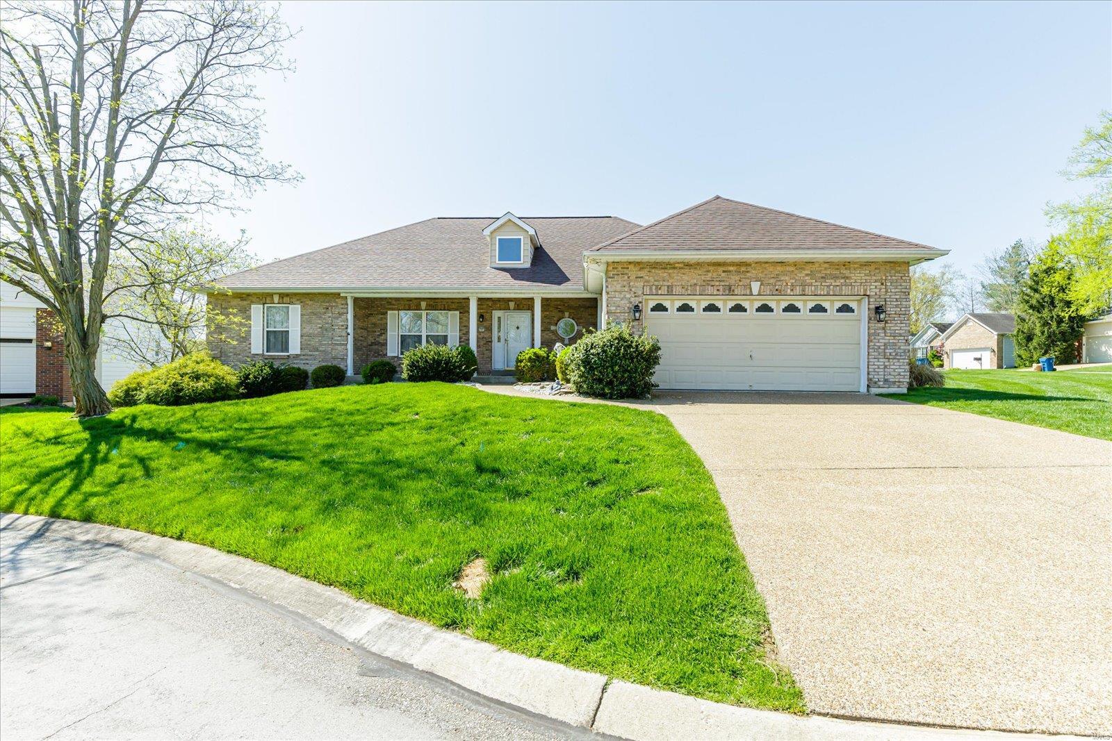 265 Ashdown Forest, Unit 14 Weldon Spring, MO 63304 - Photo 3 of 69 Gallery Image 3