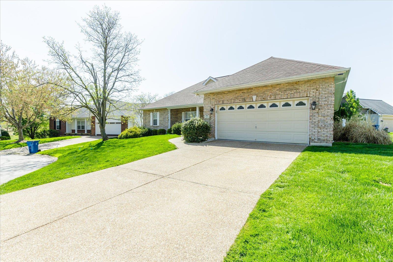 265 Ashdown Forest, Unit 14 Weldon Spring, MO 63304 - Photo 5 of 69 Gallery Image 5