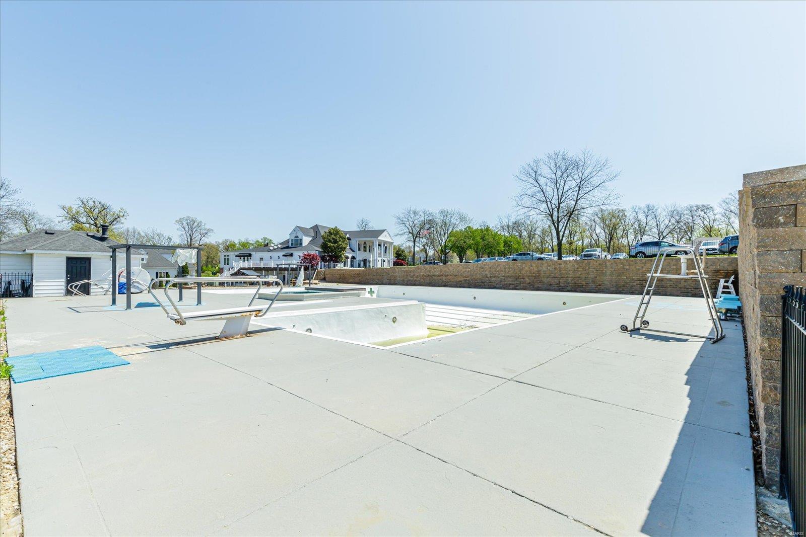 265 Ashdown Forest, Unit 14 Weldon Spring, MO 63304 - Photo 58 of 69 Gallery Image 58