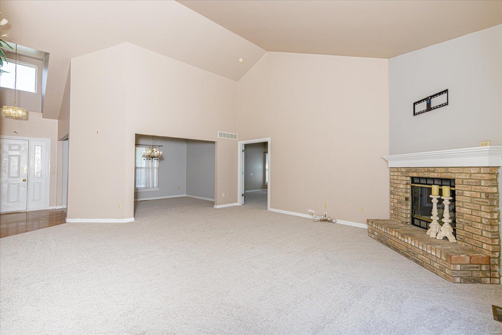 265 Ashdown Forest, Unit 14 Weldon Spring, MO 63304 - Photo 8 of 69 Gallery Image 8