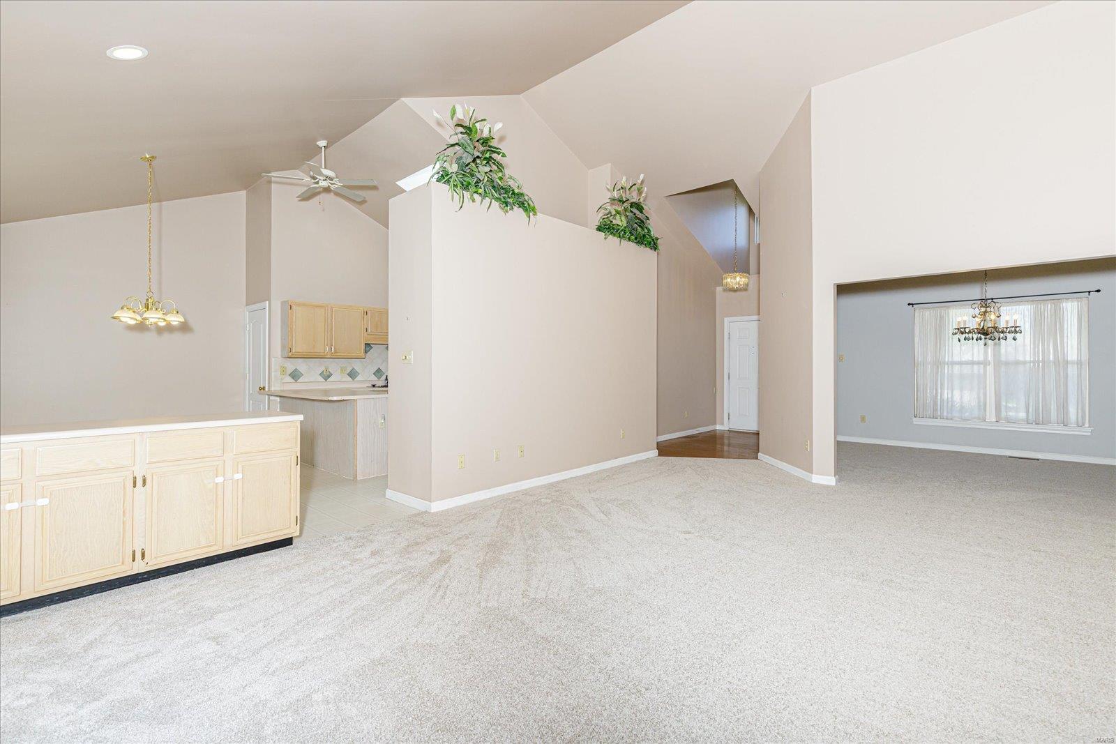 265 Ashdown Forest, Unit 14 Weldon Spring, MO 63304 - Photo 9 of 69 Gallery Image 9