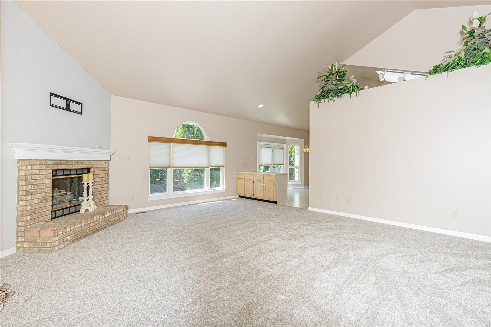 265 Ashdown Forest, Unit 14 Weldon Spring, MO 63304 - Photo 10 of 69 Gallery Image 10