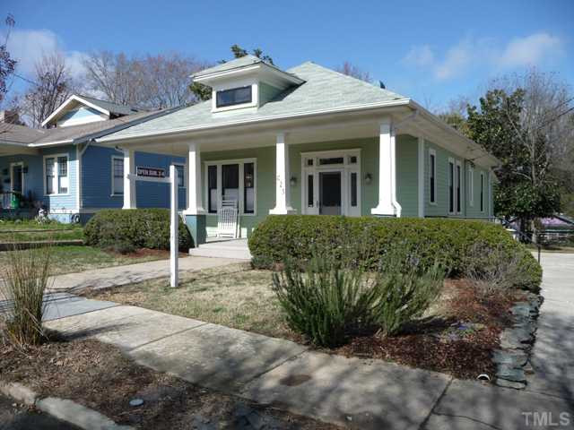 625 East Franklin Street Raleigh, NC 27604 - Photo 1 of 25 Bungalow heaven best describes the scenic neighborhood that is part of the Oakwood national historic district that overlays and extends just beyond the Oakwood local historic district.